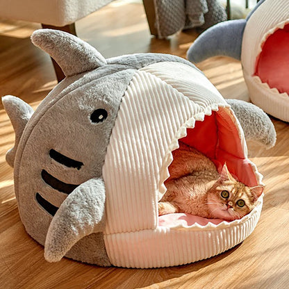 Warm Cat Bed – Cartoon Shark Design